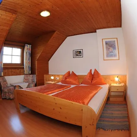 Penzion Haus Lukasser 3*