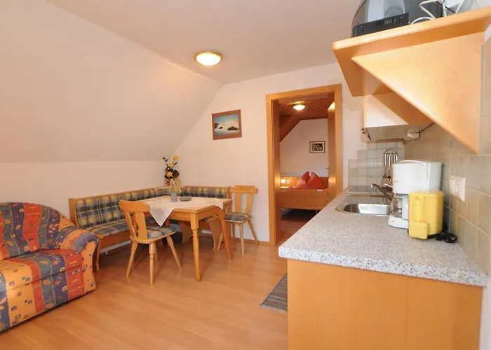 Guest house Haus Lukasser 3*